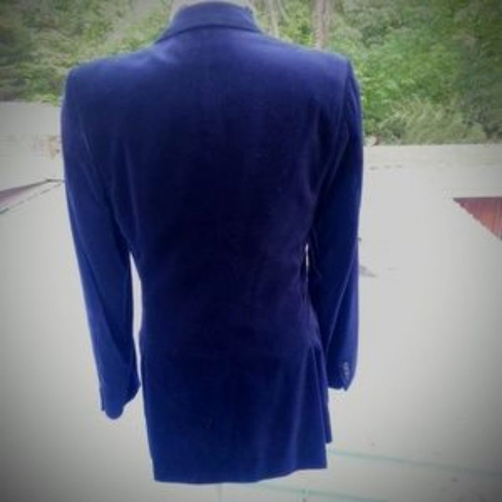 Yves St. Laurant Vintage 1960's Men's Blue Velvet Dinner Smoking Jacket LIKE NEW - Picture 9 of 12